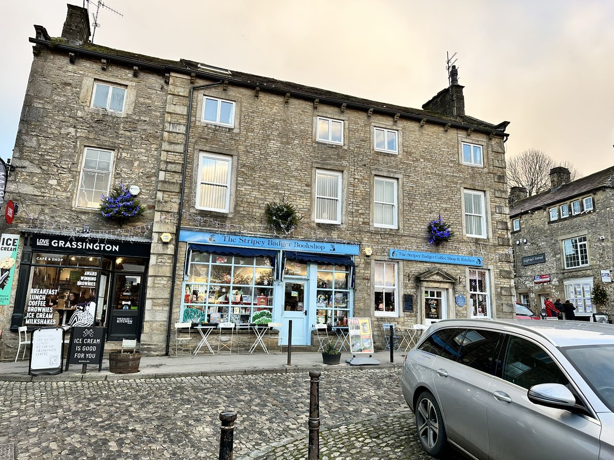 Some great All Creatures and Christmas reads for sale today at <a href="/StripeyBadgers/">The Stripey Badger</a> including my favourite <a href="/millyjohnson/">📚✍️Milly Johnson ✒️🐕🐈‍⬛</a> Christmas book - such a feel good book. 
Grassington. <a href="/AllCreaturesTV/">All Creatures Great and Small</a>