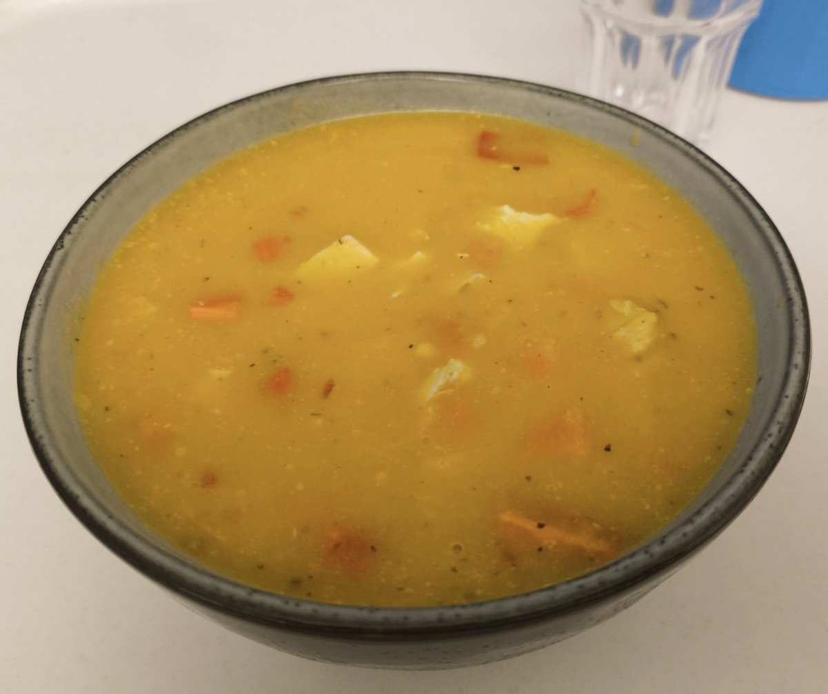 The magic lunch box strikes again...😍

Roast butternut &amp; red pepper soup with added chicken for much needed protein. 😋💪🏻😋

The ultimate comfort food! 😁