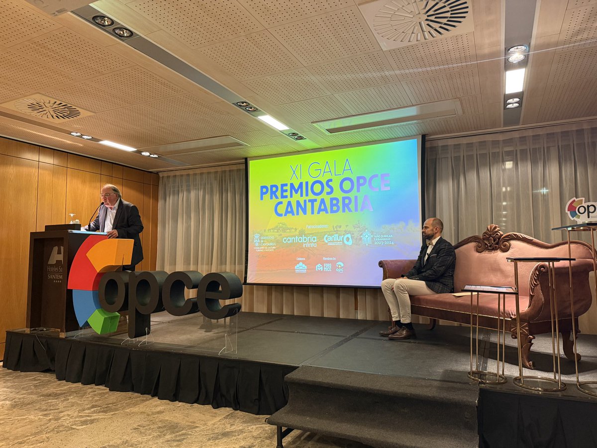 Comenzamos XI GALA DE LOS PREMIOS OPCE CANTABRIA    Un lujo para el #micecantabria gracias a <a href="/OpceCantabria/">OPCE Cantabria</a>