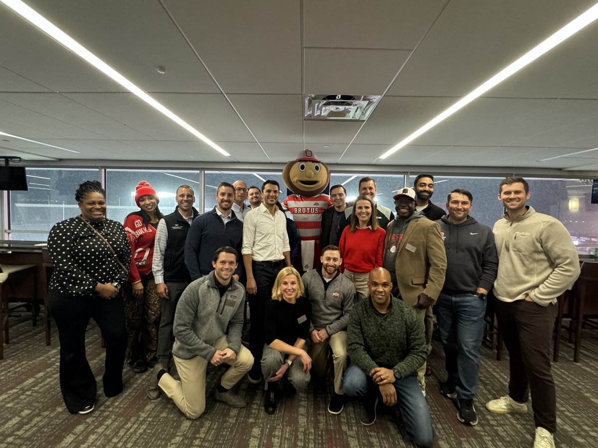 FisherOSU's tweet photo. Fisher's 25th Executive #EMBA cohort kicked off orientation last week, joining over 800 students who have gone before them. 👏 https://t.co/4Z5lIy9GAb