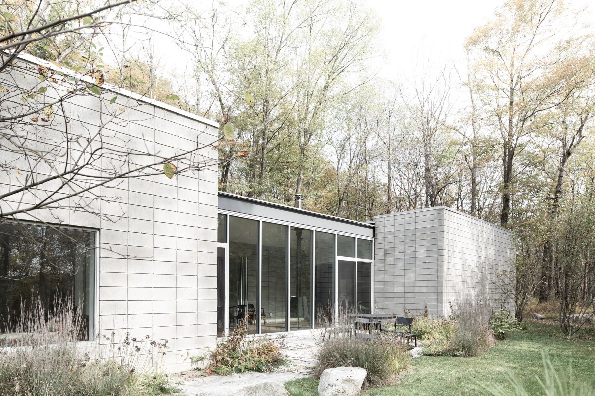 Archello's tweet photo. CS Residence by TAKATINA showcases a serene renovation blending modernity with Japanese-inspired design.
https://t.co/mCMb0YnsKe
#ModernRenovation #JapaneseInspiredDesign #SustainableCraftsmanship https://t.co/Isda0OYwzu