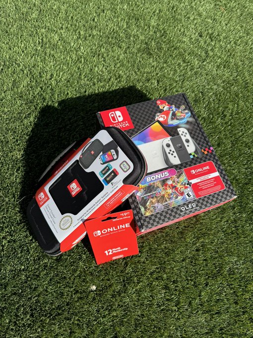 THANKSGIVING GIVEAWAY?

Last chance to enter for an amazing giveaway ❤️?

GRAND PRIZE ? 
Nintendo switch