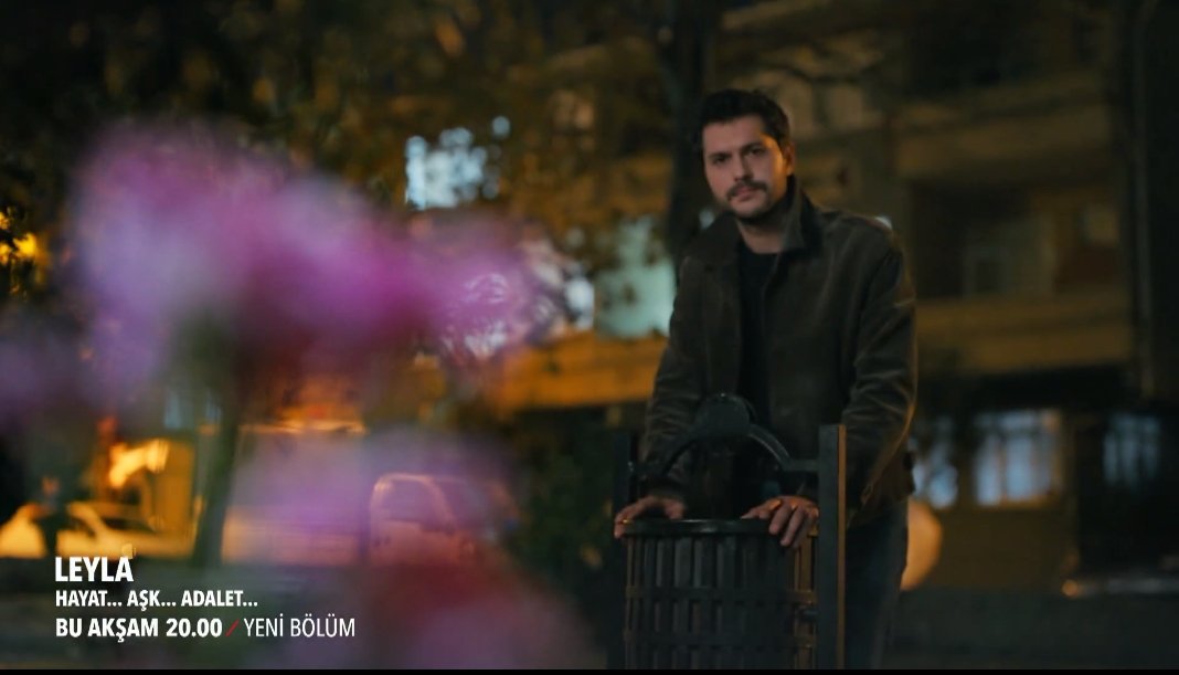 Nasıl inandım ona ben
#obenimdünyam #leyladizi
<a href="/peraband/">PERA</a>  <a href="/leyladiziresmi/">Leyla: Hayat... Aşk... Adalet...</a>