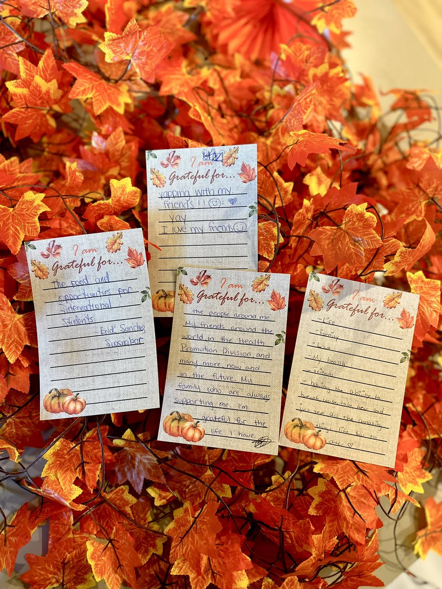 🧡🤍  What are you grateful for? 

Here are some notes from our #RaiderFamily at the Official of International Student Services’ annual Thanksgiving feast 🦃🍂

#Community #Traditions #RutgersNewark
