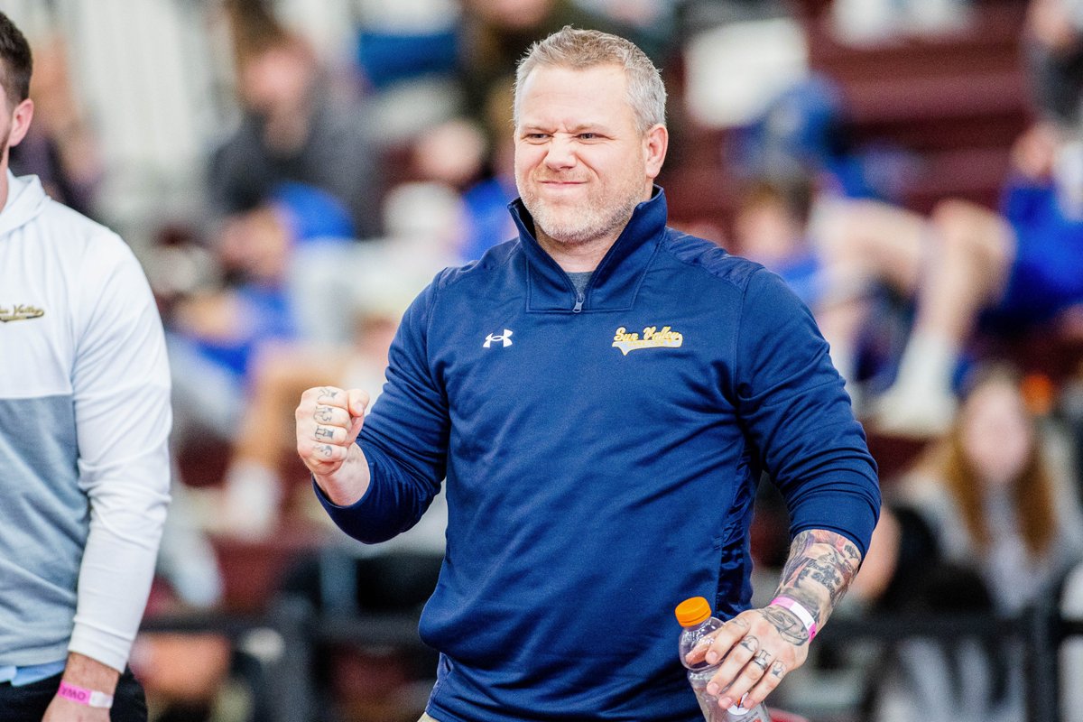 still got football going on, but the DLN wrestling preview will be online tomorrow evening with team capsules, individual rankings and a look at the legacy left by late Sun Valley coach, Tommy Ellis...

will also be in the Friday's paper.