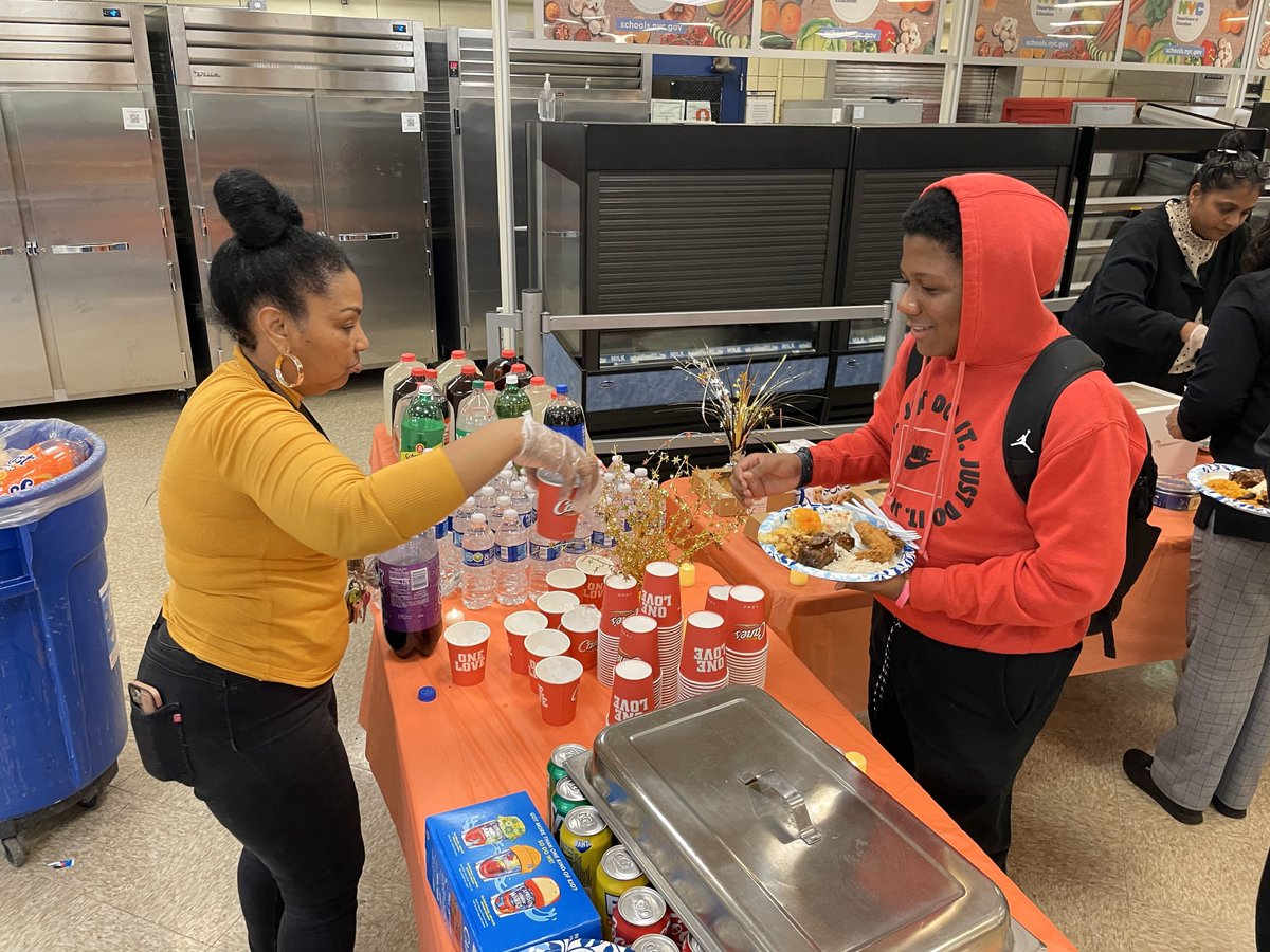 newdesignms's tweet photo. 🍂🦃 Happy Thanksgiving from New Design Middle School! 🦃🍂

Grateful for our amazing students, families, and community. Our potluck was filled with delicious food, laughter, and togetherness. Thank you to everyone who made it special! 🧡 https://t.co/z4tYBI3hfb