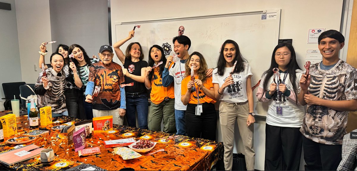 MargolisLabNYU's tweet photo. Better late than never for some spooky fun! ππ» The Margolis Lab had a frightfully fun Halloween celebration during our lab meeting. π¦΄π¬π» Science is sweeter with a side of spook! π§ͺπ¬
#HalloweenInTheLab
#ScienceWithStyle https://t.co/Cnj0UKkUUg