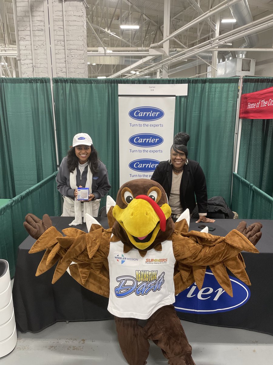 CarrierAtHome's tweet photo. Who likes to start the holiday season with a run? We’re here supporting WheelerMission as we gear up for the #DrumstickDash, 4.3 miles of fun for a great cause helping our homeless community.
#buildingpossible #CarrierCares https://t.co/pylQJa5pp6