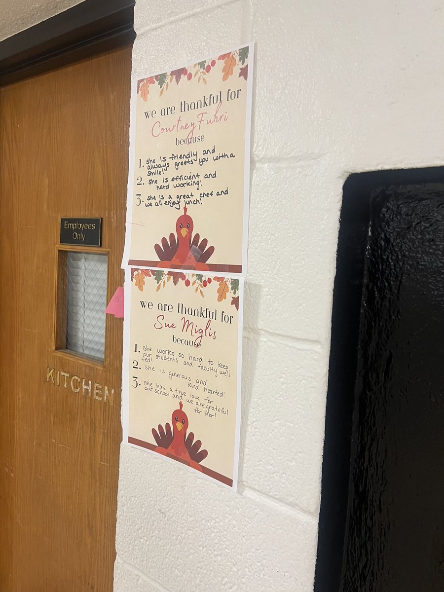 Kerry_Foote21's tweet photo. Our halls have been covered with messages of thanks: colleague to colleague and student to staff. Grateful to work at #theU #TeamUTMS #HappyThanksgiving https://t.co/eQxfm4G6Qz