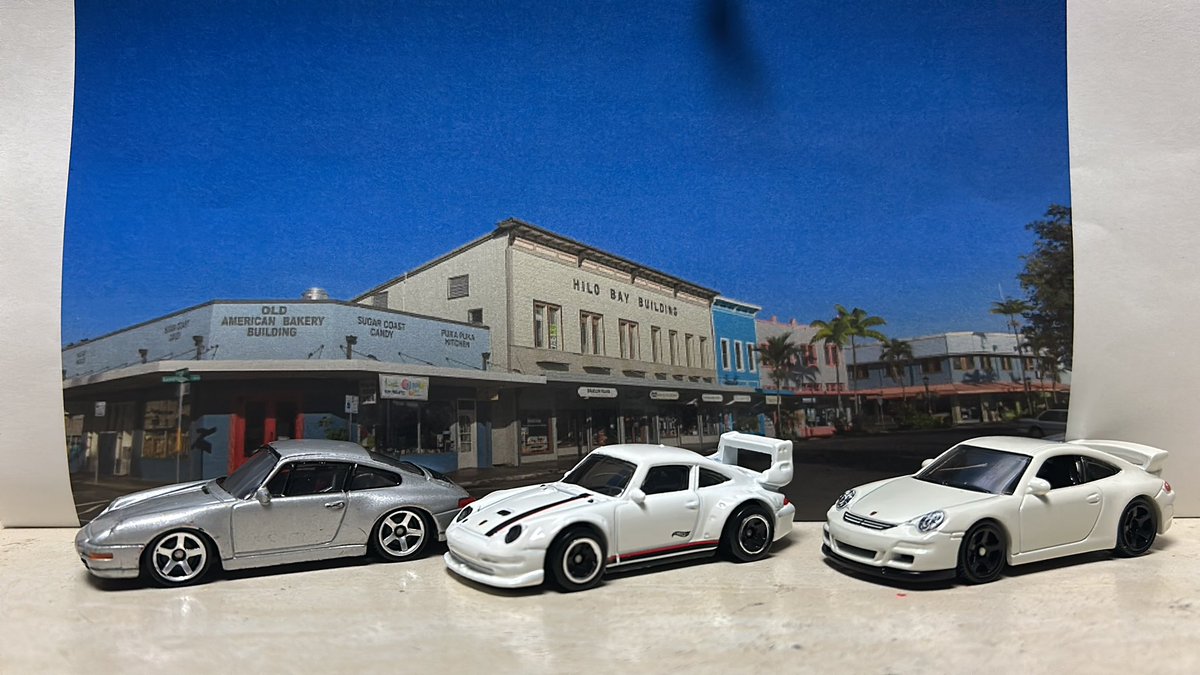 porschegmbh's tweet photo. #ホットウィール  #HotWheels  #マッチボックス  #realtoy #porsche997 #Porsche993  #911days 
おはようございます☀️温かい朝です(6℃)
朝活はレーシング911部会です👍ハレイワの日差しが痛い🌋🌴🌊🌺🌈 https://t.co/6thxYT50WY