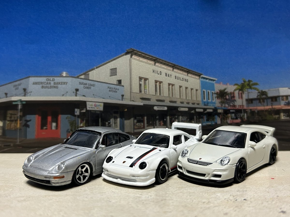 porschegmbh's tweet photo. #ホットウィール  #HotWheels  #マッチボックス  #realtoy #porsche997 #Porsche993  #911days 
おはようございます☀️温かい朝です(6℃)
朝活はレーシング911部会です👍ハレイワの日差しが痛い🌋🌴🌊🌺🌈 https://t.co/6thxYT50WY