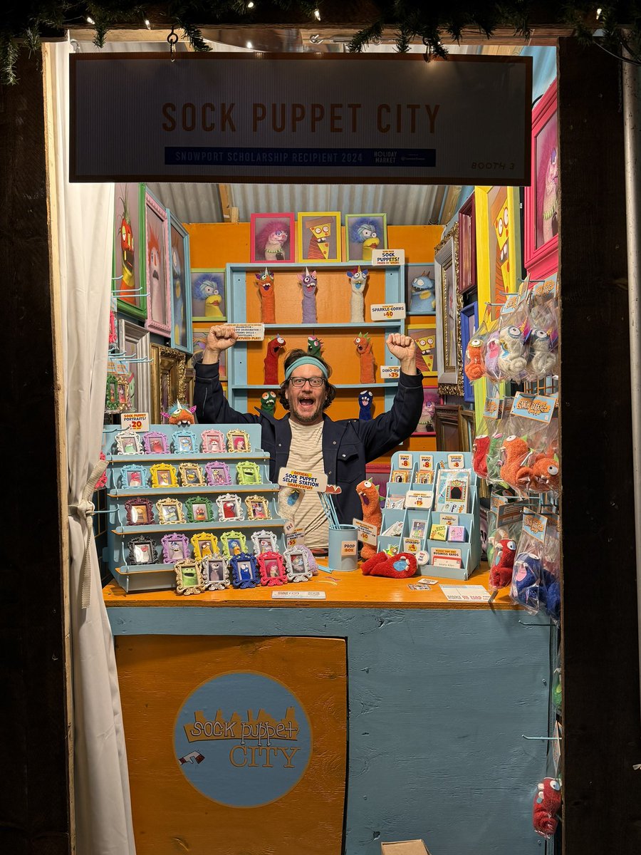 Please come find my pop-up booth this holiday season, filled to the brim with sock puppets, their portraits, and my new fun sock puppet merch. The Ultimate Gift of Love goes to my hometown, Boston! Seaport Snowport Nov 8 - Dec 29
100 Seaport Boulevard