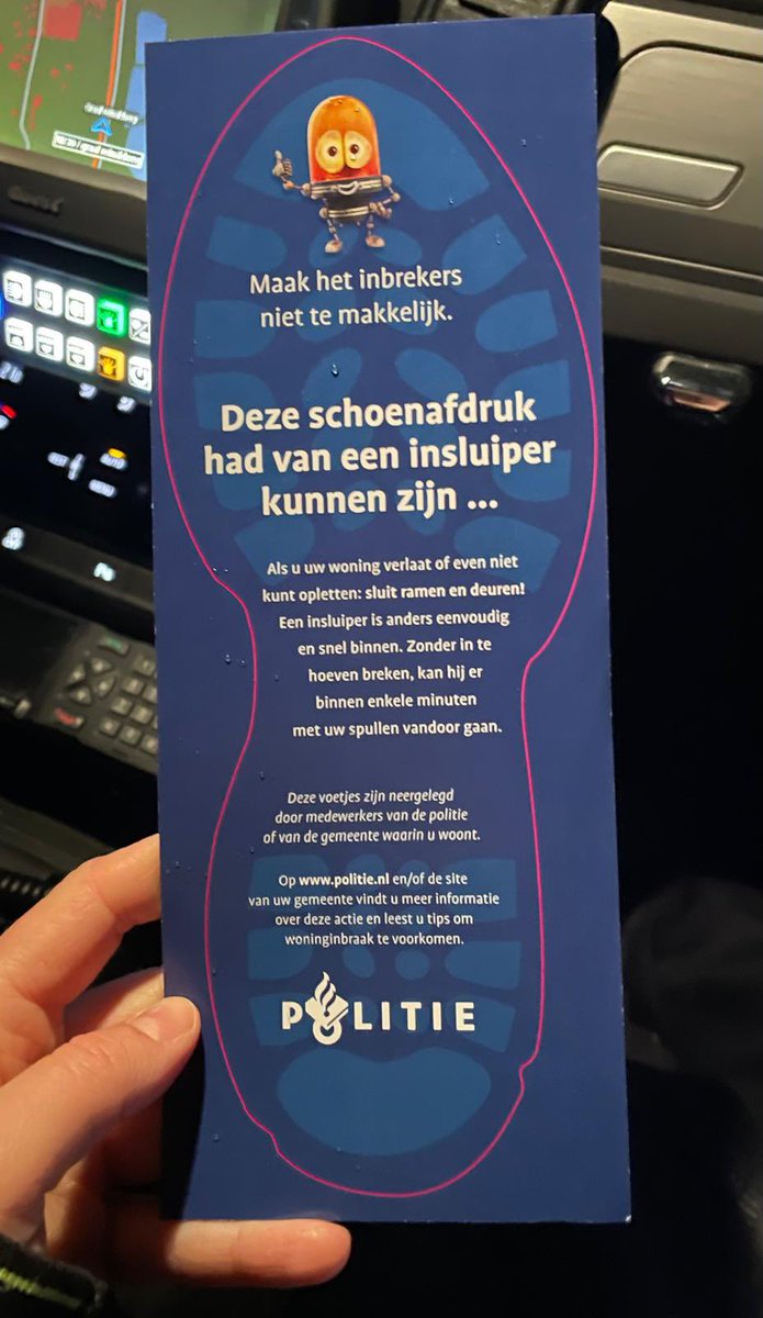 Mario_Kock's tweet photo. Vanavond op pad geweest met wijkagent Maaike, Floor, gebiedsmakelaar Ingrid en team veiligheid #WestBetuwe voor de witte voetjes actie in #Tuil en #Haaften |

👀Heeft u zo'n folder in uw huis, tuin of schuur?👀

Zorg dan dat u uw (poort)deuren goed sluit. #Buurtpreventie https://t.co/kVRGVvJ1vo