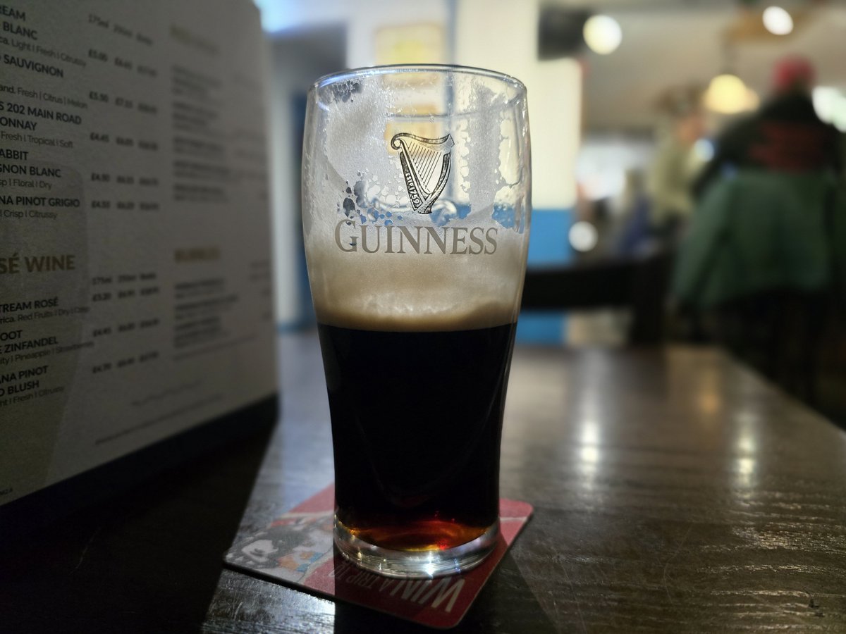 The fact my power has been out all day is a MASSIVE pain, but <a href="/UKPowerNetworks/">UK Power Networks</a>' website updates are a masterclass in good communications. Currently taking good refuge from the dark and the cold...