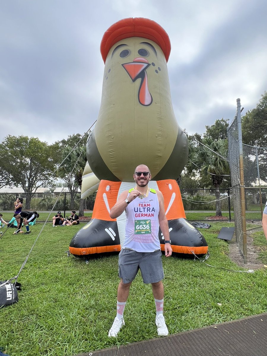 namregomez's tweet photo. @MichelobULTRA The one that runs the Turkey Trot with Team Ultra 🍻 https://t.co/agjQzYj5ud