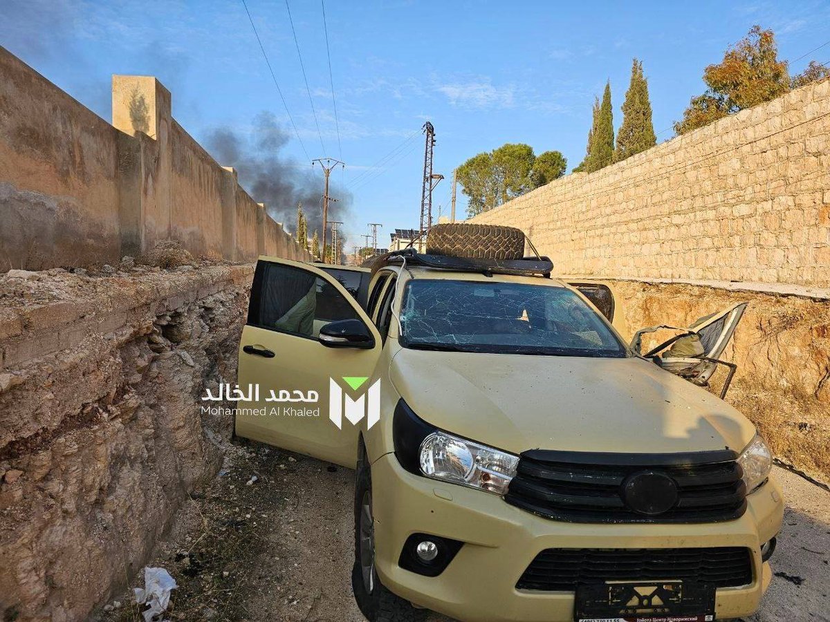 RALee85's tweet photo. Also a LShZ-1+ helmet and tan Hilux truck. There is also photo of a body. Given the equipment, it looks as though Russian SOF, most likely SSO, sustained casualties today in Syria.
https://t.co/UNLcPpfZdq
https://t.co/JdPDZzaJ5a
https://t.co/25kJMHzXuU https://t.co/2iJjNsxU3p
