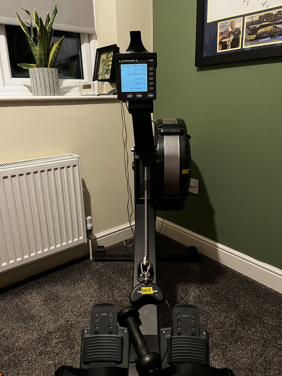 RachWilliamson0's tweet image. Rower has been brought inside from the shed for the winter, was just too cold out there! 

Anyway workout done, time for dinner and cuppa t.

#indoorrowing #rowing #onearm #gorowindoor #britishrowing #adaptiverowing #adaptiveworkout #onearmrower #adaptiveathlete