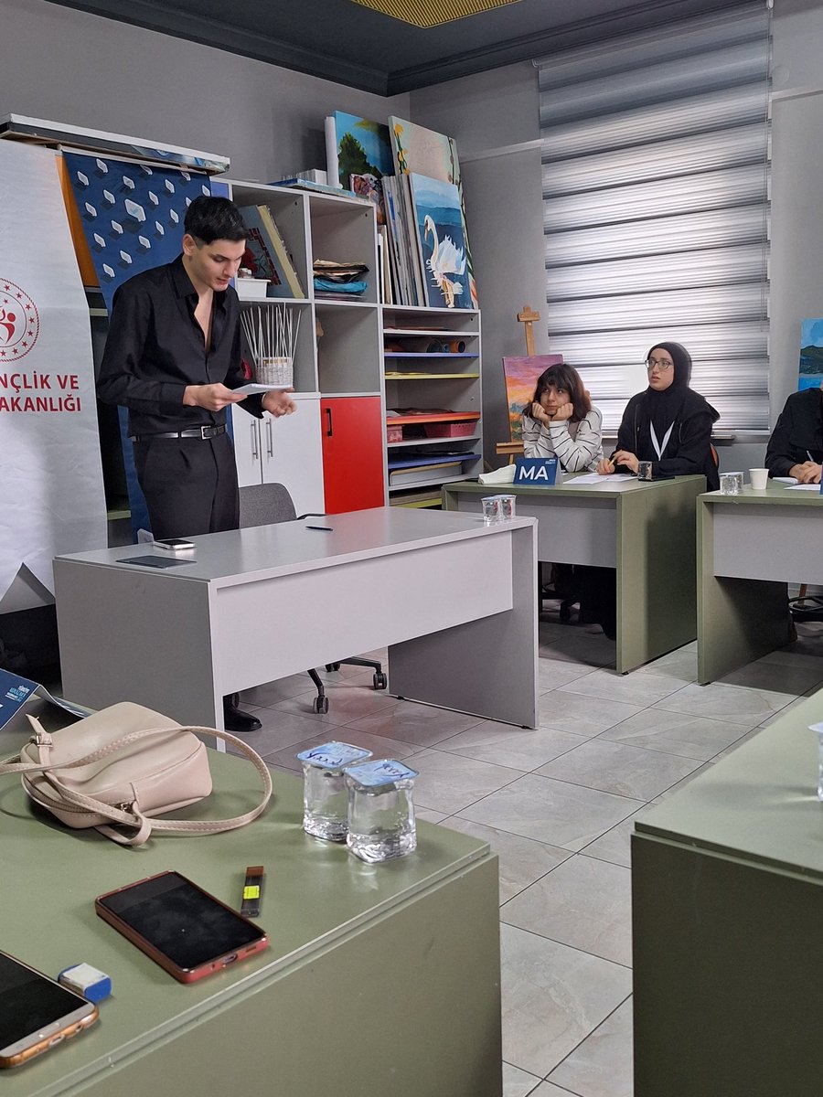 Türkiye Münazara Ligi Türkiye Finalleri başladı! 📣Kastamonu Gençlik Merkezimizden Tayyar Türk ve Zeynep Bekoğlu Türkiye Finaline kalmaya hak kazandılar🥇Zehra Akat ve Cemre Yağmur Namlı’ya göstermiş oldukları çaba için çok teşekkür ederiz.👏🏼