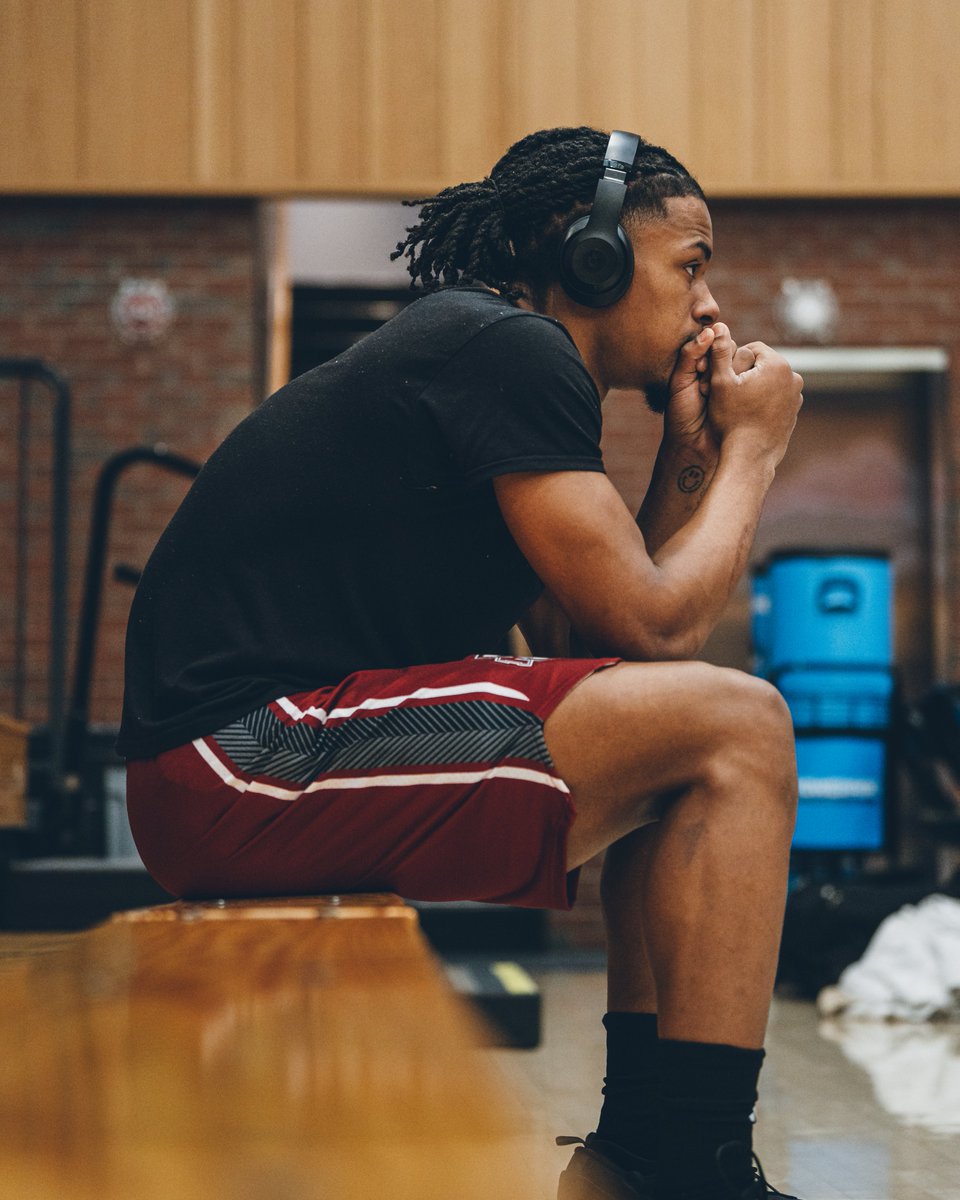 UMassMBB's tweet photo. Flagship. Focused. 🔒
📺 https://t.co/KpKLsLohz1
📻 https://t.co/JDsZk94Qpy
#BuildItTogether https://t.co/DVMmliSwrh