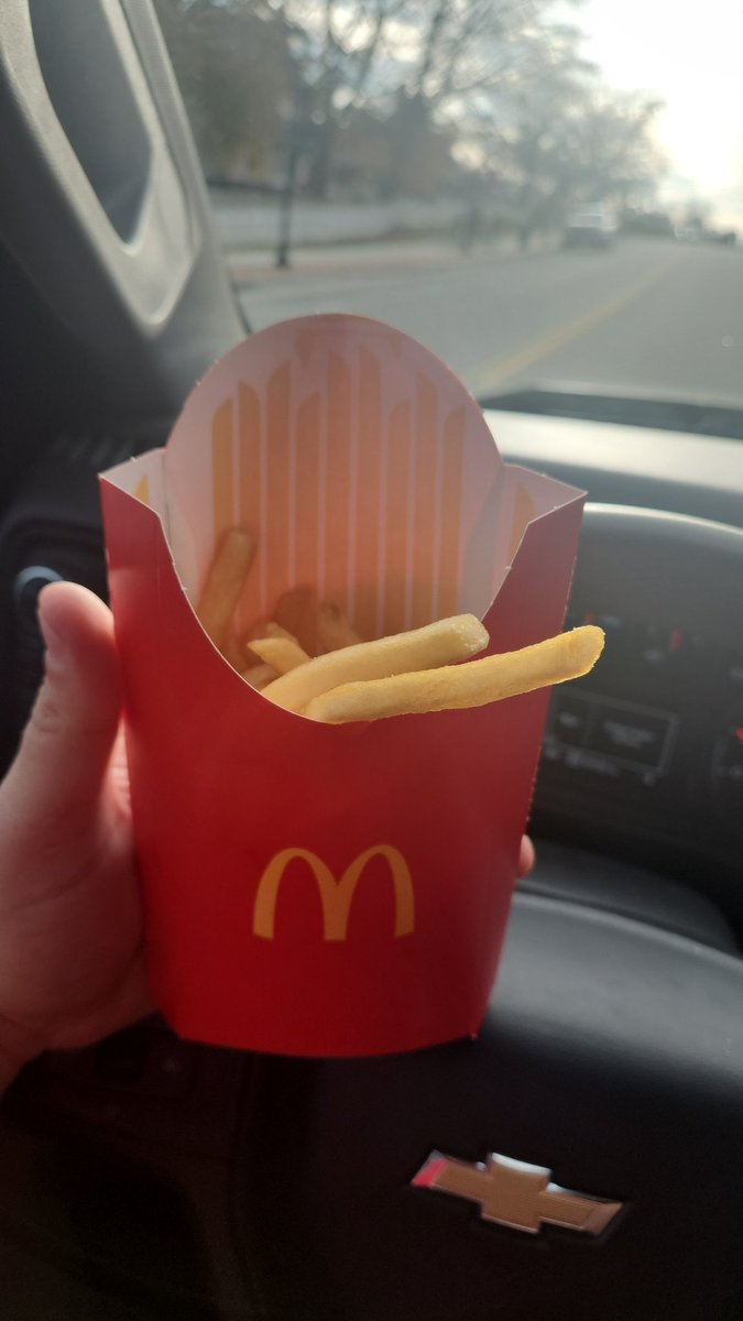 Cold fries and a half full large...this how yall cutting cost <a href="/McDonalds/">McDonald's</a> #ripoff #mcdonalds