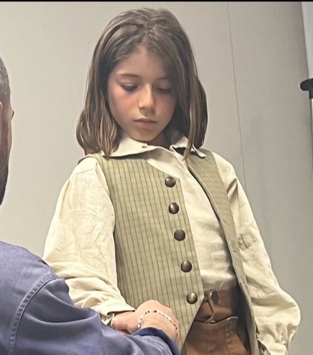 's tweet image. the resemblance is uncanny