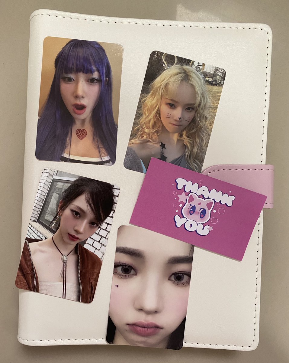 heejinloveb0t's tweet photo. mail MAIS QUE FELIZ graças a @ksoracegs 🩷 a sora é o ser mais querido do mundo, me ajudou um monte e a nini também que tá surtando pela gi ☝🏻 envio super hiper rápido, o pacote muito bem protegido e o melhor atendimento de todos. até a próxima compra, sorinha! https://t.co/4JjrLGn37O