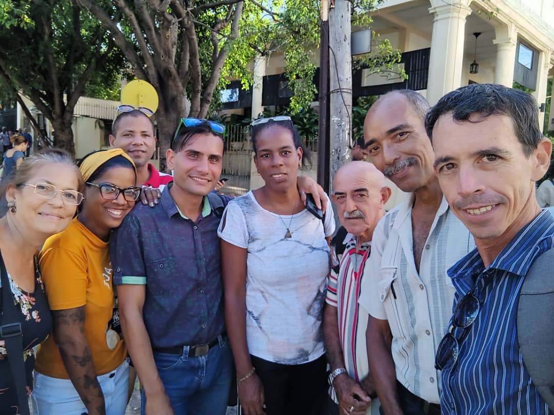 Ismaelct1989's tweet photo. @CubaMined
@naimatrujillob
Los compañeros de la DAEE en un sí por el homenaje al fusilamiento de los 8 estudiantes de medicina desde la escalinata de La Habana
#DAEE
#saludescolar https://t.co/TRV8DbBAnS