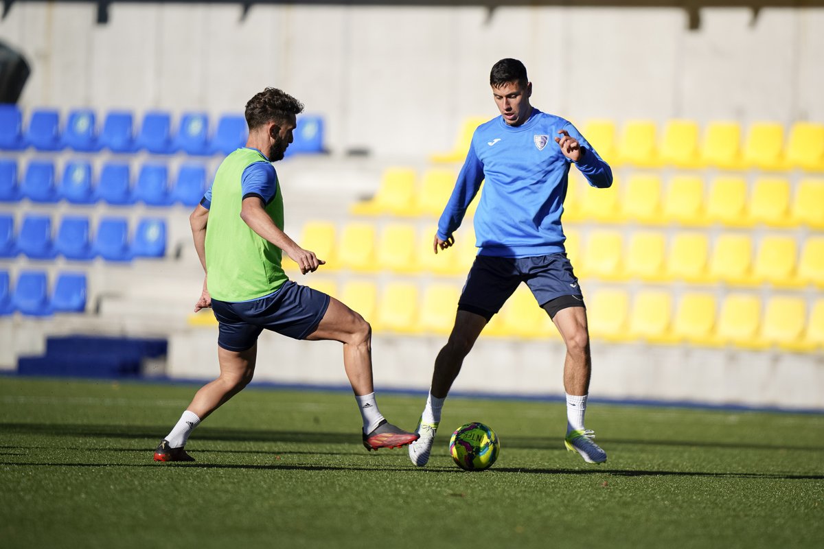 A tot gas! 👊🏻⚽️

#seremmés💙🖤