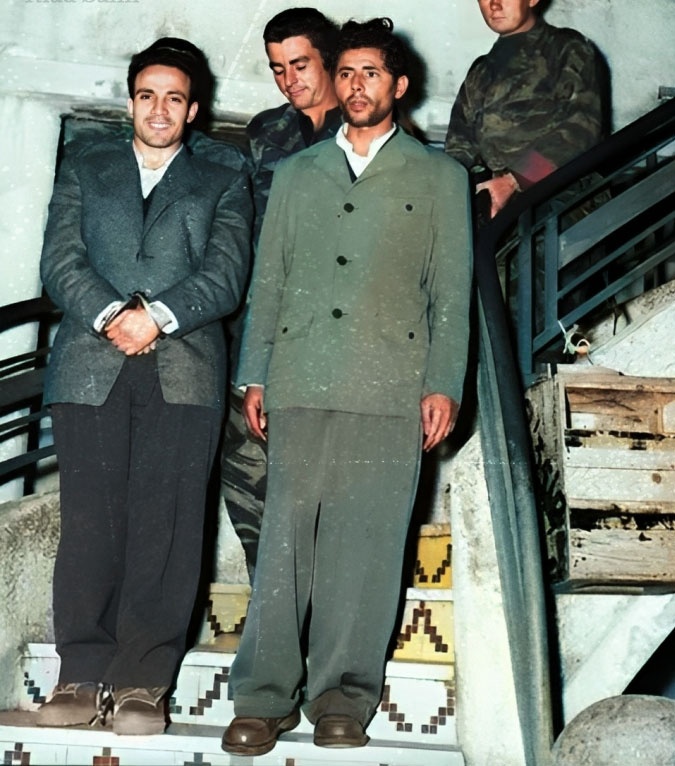 KarimTlemcen_'s tweet photo. Tahya El Djazaïr 🇩🇿 avec le sourire de Larbi Ben M'Hidi ! https://t.co/nl4dRocigk