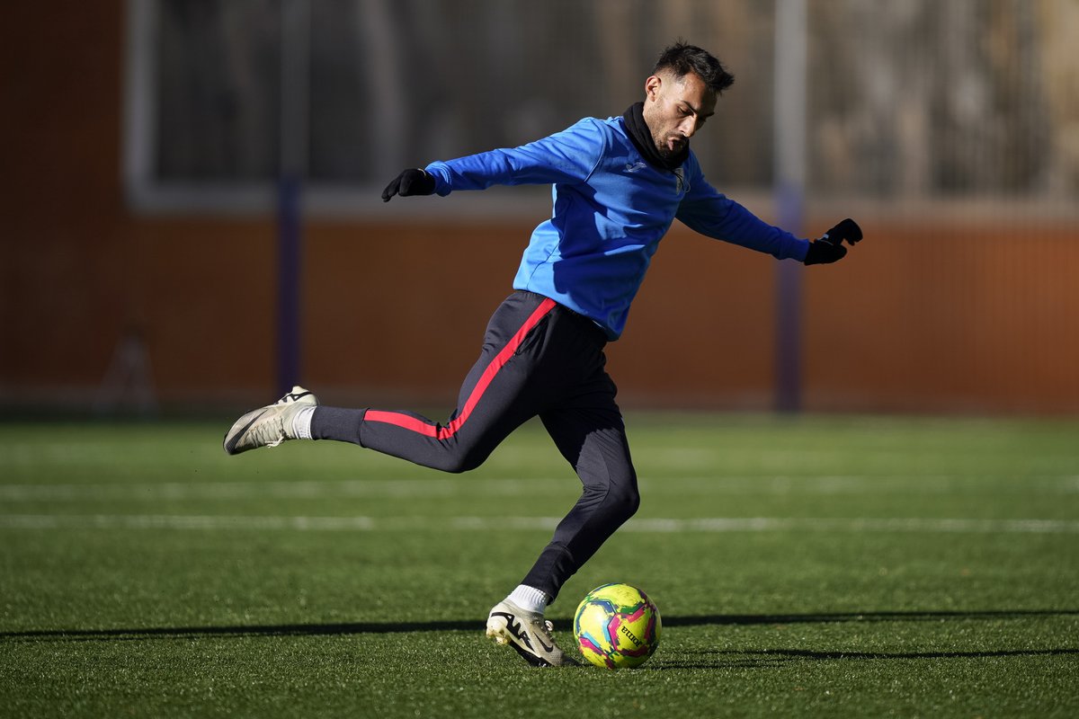 Bon dia! 🙂⚽️

#seremmés💙🖤