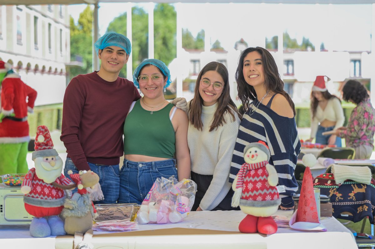 udlap's tweet photo. #CEUDLAP realizó el evento "Villas navideñas", donde junto a sus compañeros estudiantes, participan en eventos llenos de espíritu navideño y la alegría de las fiestas. https://t.co/PZ2rVxKJSK