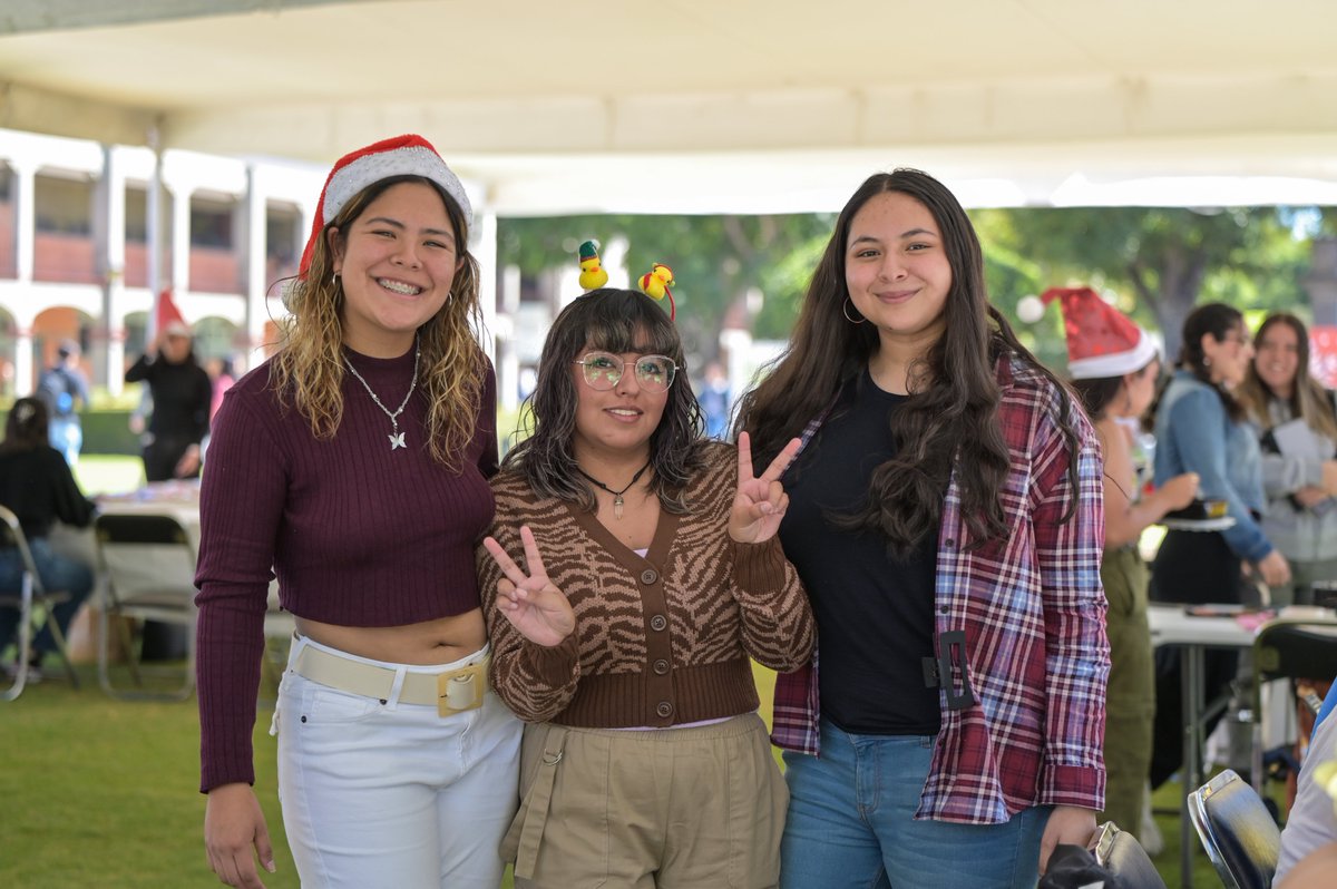udlap's tweet photo. #CEUDLAP realizó el evento "Villas navideñas", donde junto a sus compañeros estudiantes, participan en eventos llenos de espíritu navideño y la alegría de las fiestas. https://t.co/PZ2rVxKJSK