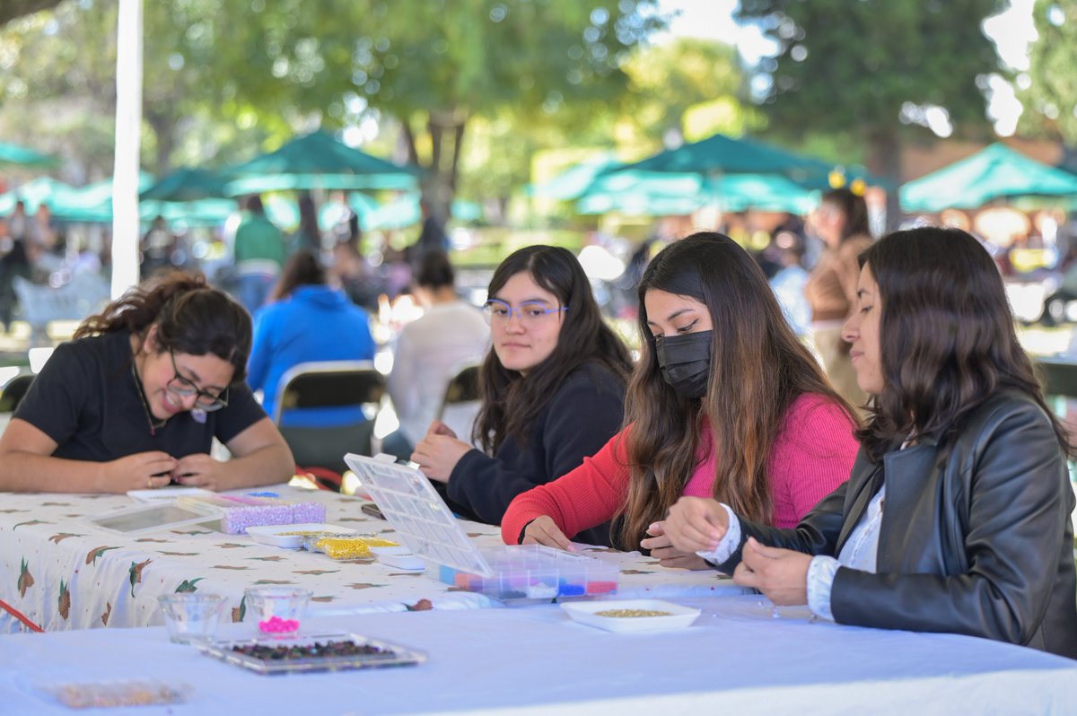 udlap's tweet photo. #CEUDLAP realizó el evento "Villas navideñas", donde junto a sus compañeros estudiantes, participan en eventos llenos de espíritu navideño y la alegría de las fiestas. https://t.co/PZ2rVxKJSK