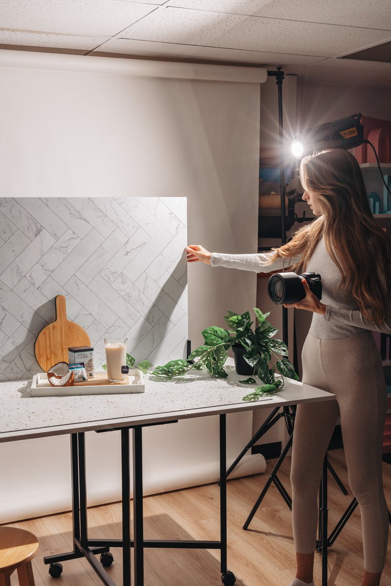 VFlatWorld's tweet photo. It's 4:00 somewhere 🤗

Anytime is a great time to take photos with Duo Boards. Elevate your food or product photography with hyper realistic and stain resistant backdrops! #photography #backdrps #foodphotographer #productphotographer @LemonseedMedia