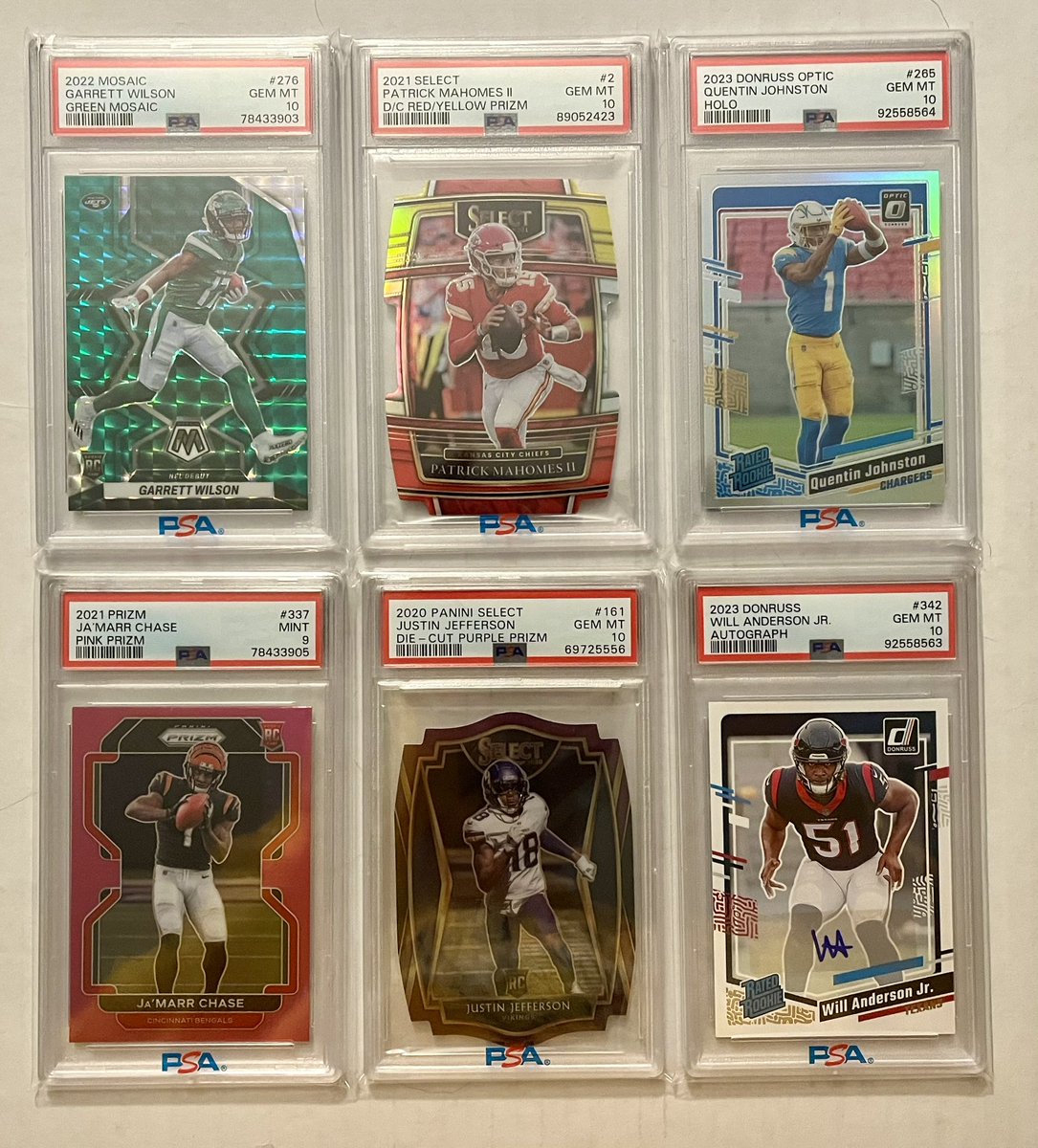 2012CJ's tweet image. ATTENTION! my car was broken into yesterday morning and my backpack stolen. It had a majority of the cards below inside plus some raw. Please LMK if you see them posted anywhere. I’m in Fort Wayne, Indiana. Thanks for any help @CardPurchaser @TheHobby247 @HobbyConnector #thehobby