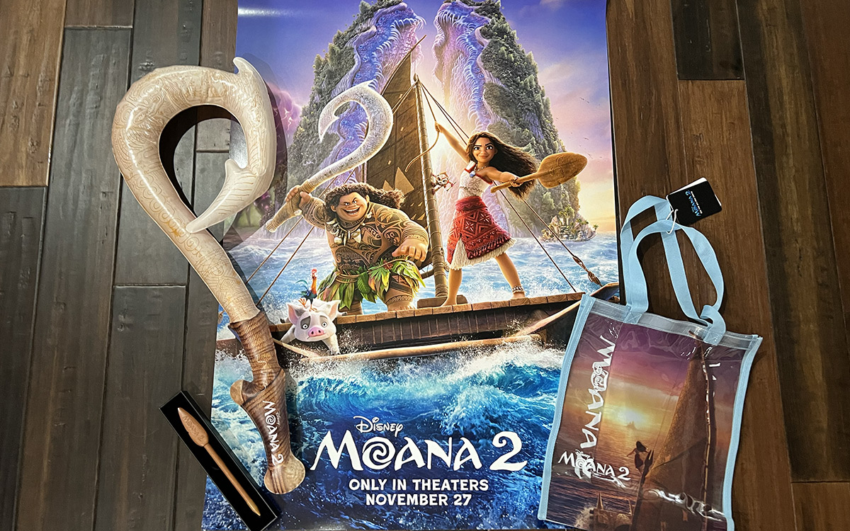 fanbolt's tweet photo. 🌊 Heihei, Disney fans!
Win a #Moana2 Prize Pack and celebrate the film's release (it's now in theaters!)
3 prize packs are up for grabs, including a poster, Maui's fish hook, and more! 🏝️🌟
Enter here: https://t.co/1L3lZk1yss
#Moana #DisneyContest #MovieGiveaway https://t.co/7NtxsWf8HV