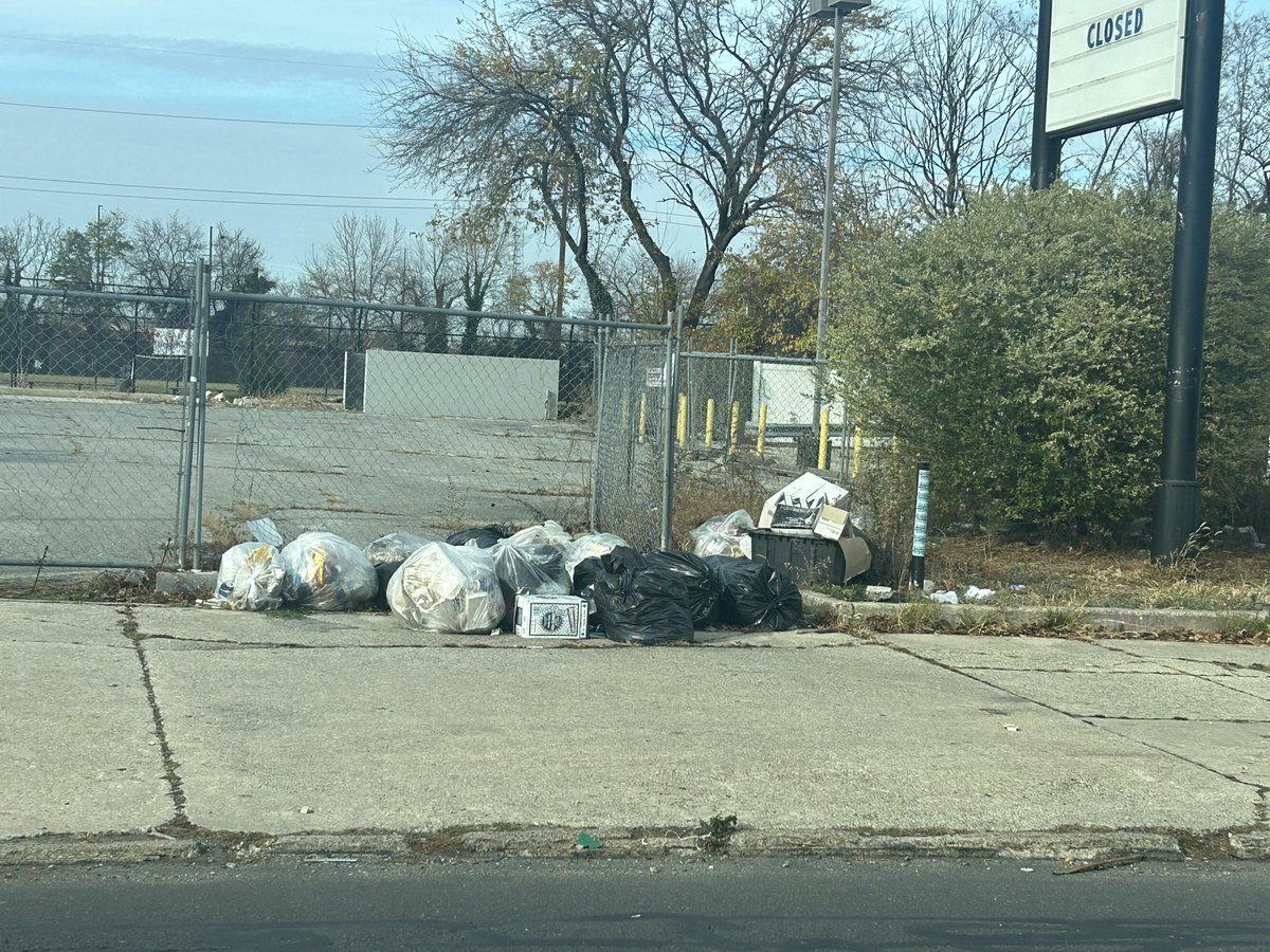 Cindy Bass (@cindybassphilly) on Twitter photo To our neighbors on Hunting Park Avenue, between 18th and 19th Streets: we have reported this dumping site to our hard-working partners <a href="/StreetsPhila/">Philadelphia Department of Streets</a> and have been advised that we can expect pick up today! Thanks, Streets Department! To our neighbors on Hunting Park Avenue, between 18th and 19th Streets: we have reported this dumping site to our hard-working partners <a href="/StreetsPhila/">Philadelphia Department of Streets</a> and have been advised that we can expect pick up today! Thanks, Streets Department!