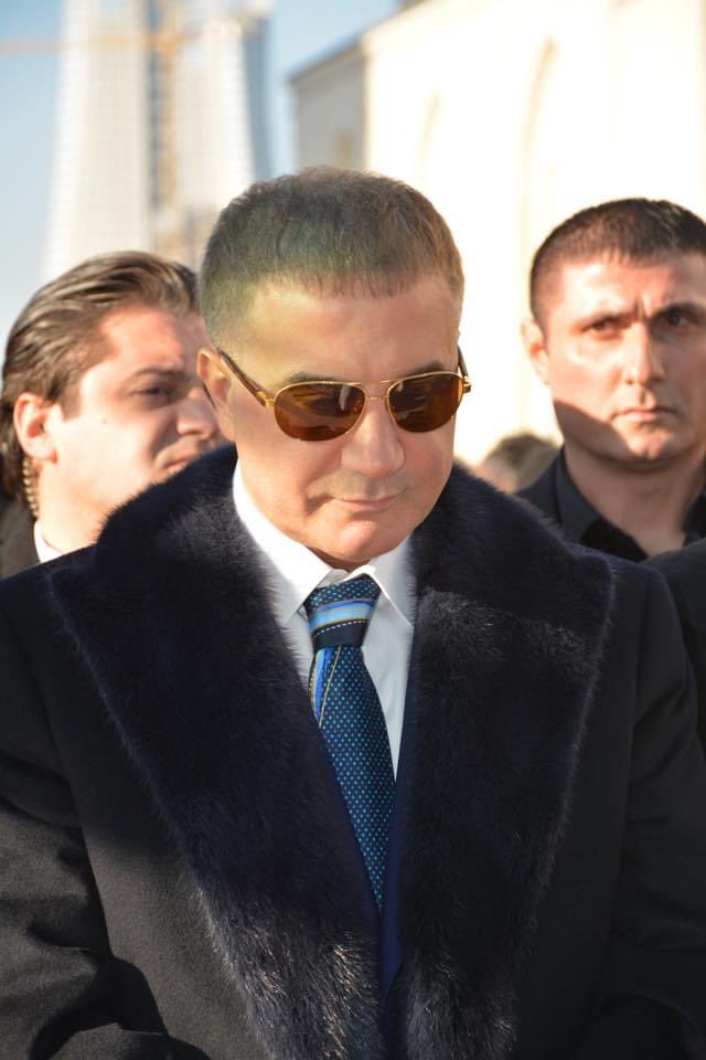 "Üslup muhatabına göre şekil
alır."
Şairin dediği gibi 
" Beni benden öğren herkese aynı değilim.."
Nazım Hikmet

REİS <a href="/sedat_peker/">Sedat Peker</a> #SedatPeker