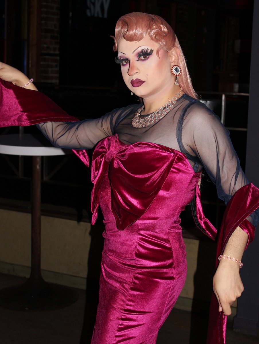breckstewart1's tweet photo. Lulu Shade behind the scenes at Complexe Sky in #MoonDazeTV 95 - S09E05 Baby Drag Baby 2 - Photographer @breck_stewart - Half English - Moitié Français #Drag #DragContest #DragQueen #DragKing #DragCompetition #MTLmoments #Fashion #FashionShow #Dance #RealityTV #Season09 https://t.co/fSjuBLQD2m