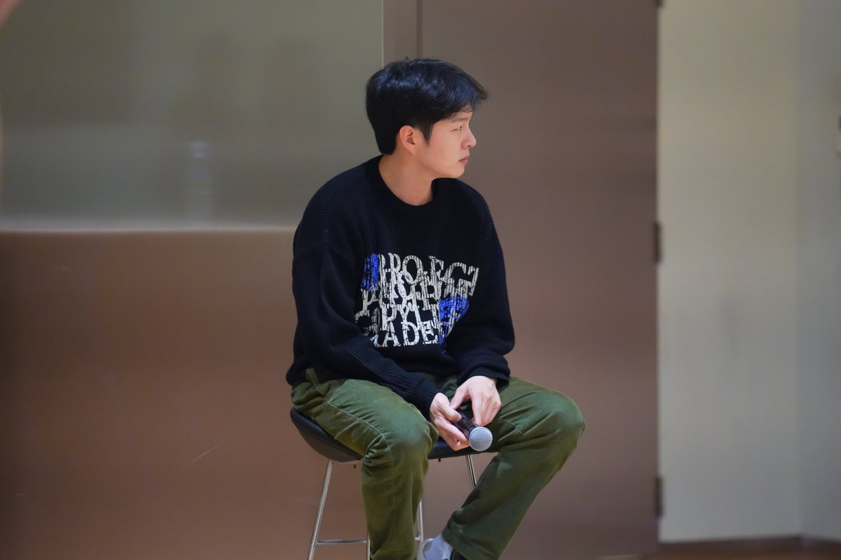 LeeCS_Official's tweet photo. [🚨] [#실사지오]
|･ω･`*)ッ📣 #TheWayfarer 서울 콘서트 D-2‼

눈이 아주 많이 내리는 날에도
zz6섭 군은 연습을 멈추지 않지오.ᐟ(งツ)ว

멜로디와 만나는 날이 정말 가까이 다가왔어요 ପ(⑅ˊᵕˋ⑅)ଓ
우리 아프지 말고 행복한 시간 보냅시다‼ 약속🤙

#이창섭 #LEECHANGSUB #일구구일 #1991년 https://t.co/7uZVn5k6QX
