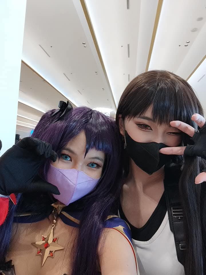 Lavicosplay's tweet photo. เป็นคอสเพลย์คนแรกที่ตาม หล่อ สวย น่ารัก ในคนเดียว 
กล้องสดแสงไม่มีก็ยังสวย

คุณนานา���คยเปิดให้แฟนคลับคุยในไลฟ์ ร้องไห้จ้าพูดไม่รู้เรื่องนำ้ตาแตก https://t.co/6tuz4HVZWL