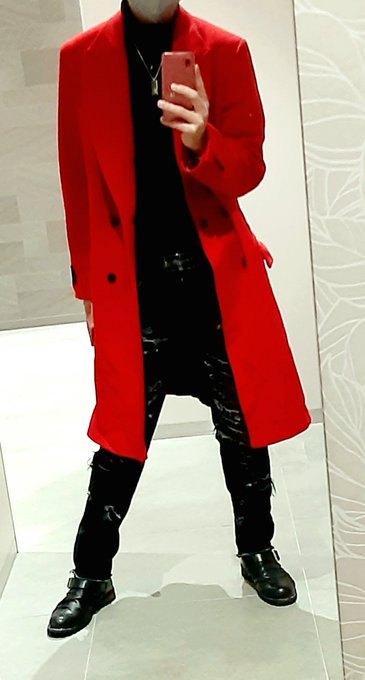 寒くなってきたのでロングコートも解禁しました。 