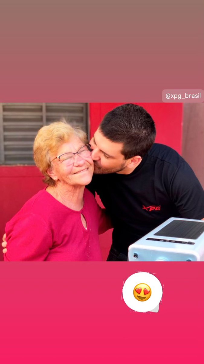 RODRIGOW2's tweet photo. Hoje é o aniversário da mulher mais importante da minha vida! 
Vovó, hoje você completa 75 anos e, ao longo de todo esse tempo, você sempre esteve ao meu lado, me amando incondicionalmente e me ensinando a ser! Que Seu Dia seja repleto de amor!
Feliz aniversário! Te amo! ❤ https://t.co/mSl5mdgE1B