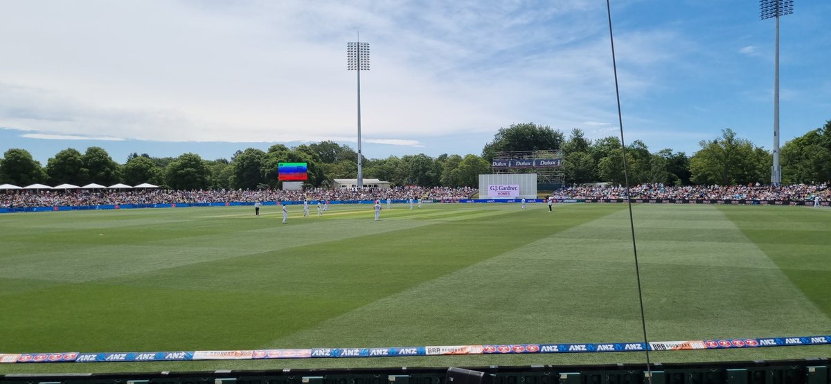 Day out at the cricket listening to <a href="/FulhamJon/">Jonathan Norman</a> &amp; the <a href="/SportNationNZ/">Sport Nation NZ</a> team behind the mic 😃🏏🇳🇿🏴󠁧󠁢󠁥󠁮󠁧󠁿