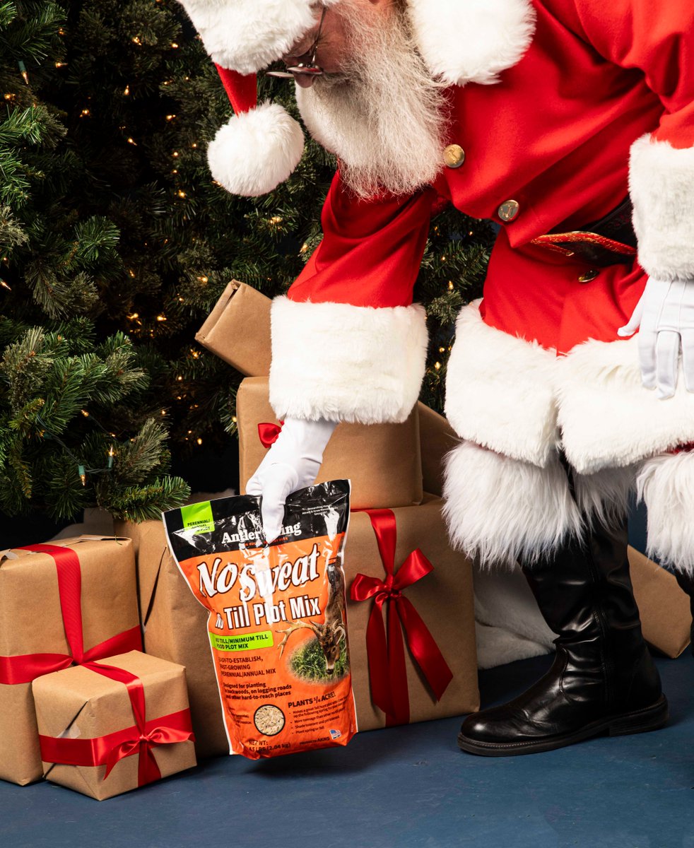 AntlerKingInc's tweet photo. Who's been naughty, and who's been nice? 😂 🎅 
.
#antlerking #biggerbucks #healthierdeer #foodplot #deerseason #whitetail #whitetailhunting #deernutrition #LandManagement #wildlifemanagement #fieldtoplate #deerhunting #bowhunting #bowhunter #BBD #bigbucks #hunting #bigdeer https://t.co/IkOqqlAoDm