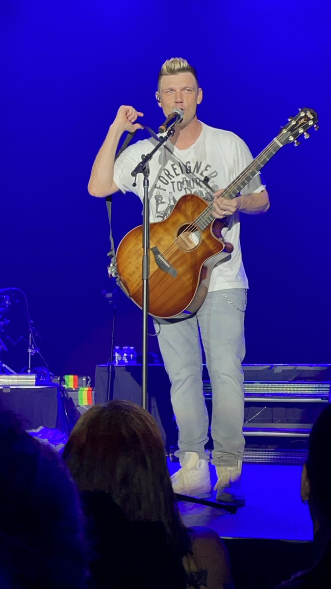 jin_n_julz's tweet photo. @nickcarter #WhoIAmTour #WhoIAmNorthfield #WhoIAmRecap https://t.co/5diBfNzkIH