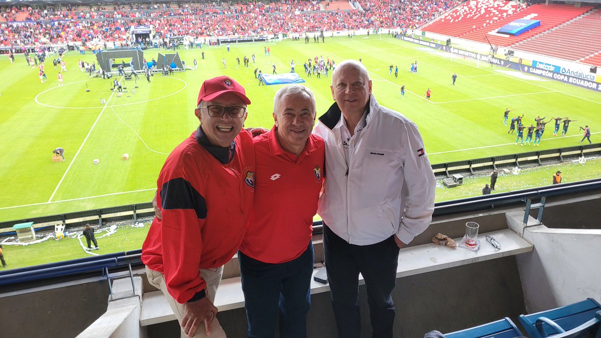 Viva mi Nacho, con todo su problema financiero, hay gladiadores que dejan todo en la cancha por el amor a su camiseta