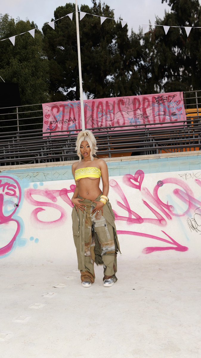 theestallion's tweet photo. ROC STEADY VIDEO OUT NOW 💛🔥
#ROCSTEADY https://t.co/onaeGdCMQP