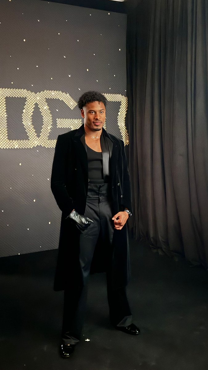portaldopaulo's tweet photo. 📳 iampauloandre via igstorie 

Simplesmente, Paulo André entregando muita beleza no evento da @dolcegabbana 🖤📸 https://t.co/6PyM4Mwf6x