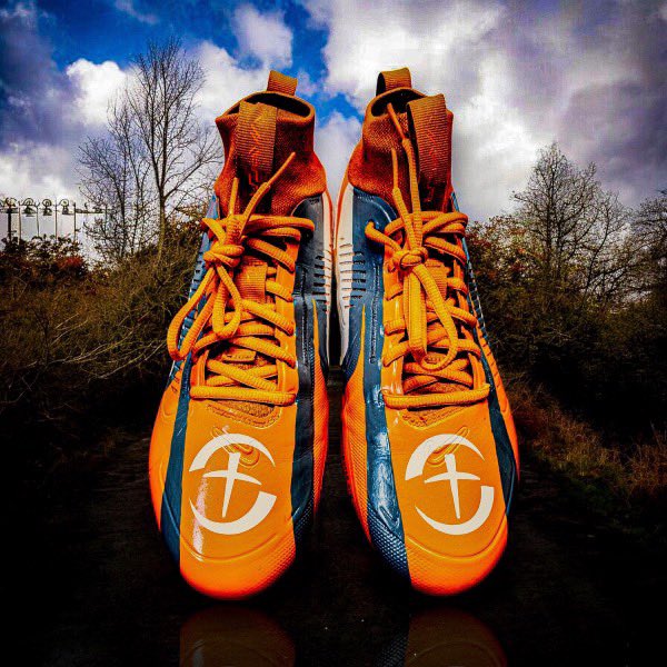 This year’s My Cause My Cleats for Chicago Bears RB Darrynton Evans are a powerful symbol of support for the Samaritan’s purse cause. Featuring bold, vibrant colors, the design incorporates the Samaritan’s purse logo, emphasizing hope, compassion, and community. <a href="/ItzLiveee/">Darrynton Evans</a>